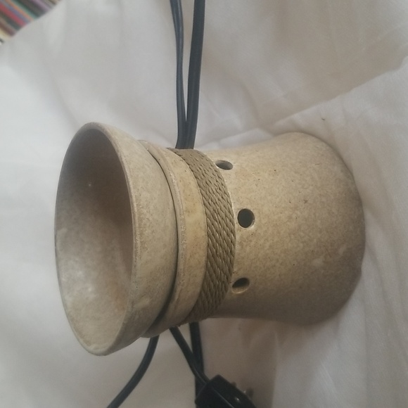 Scentsy wax burner beige rustic look - Picture 2 of 3